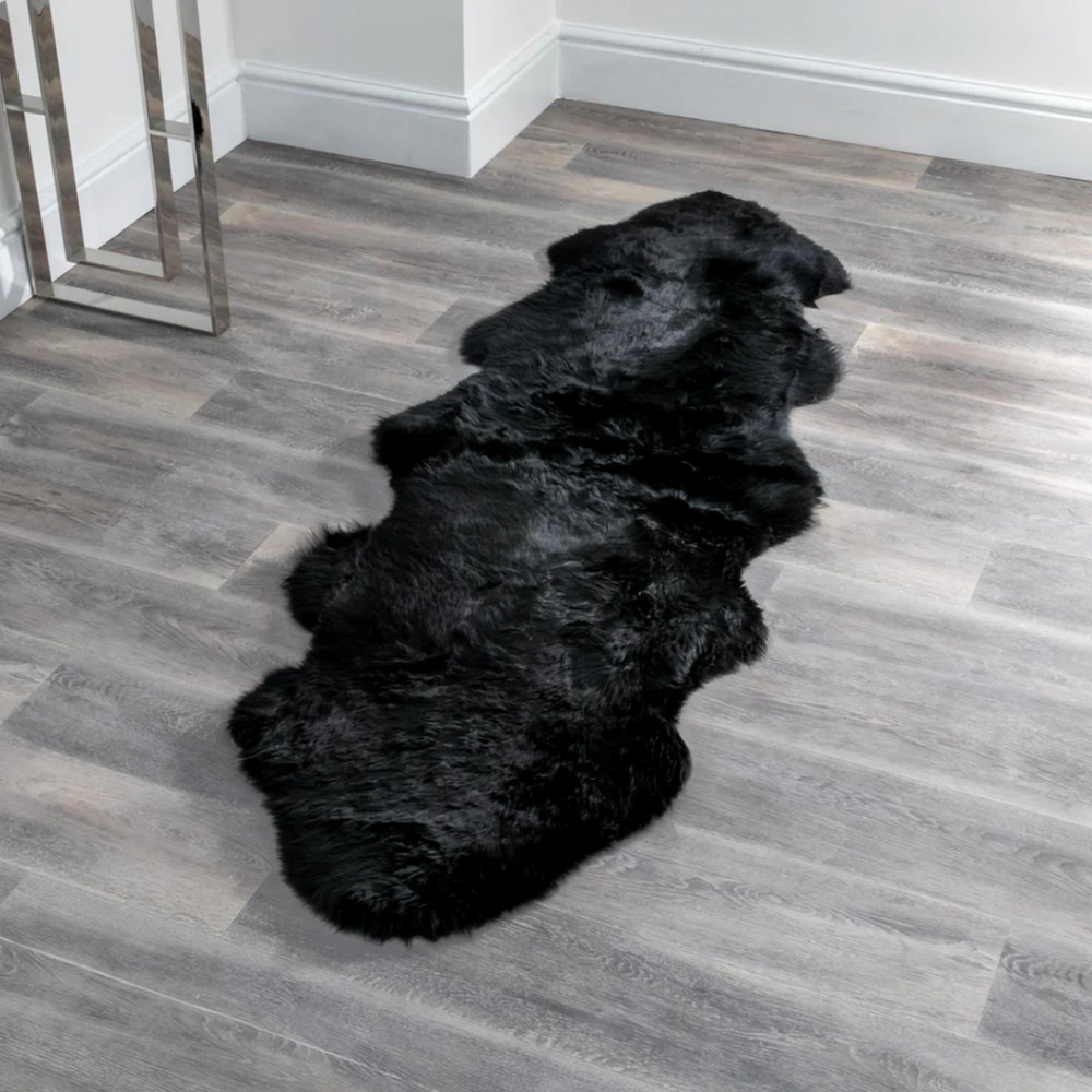 Loburn New Zealand Sheepskin Rug in Black